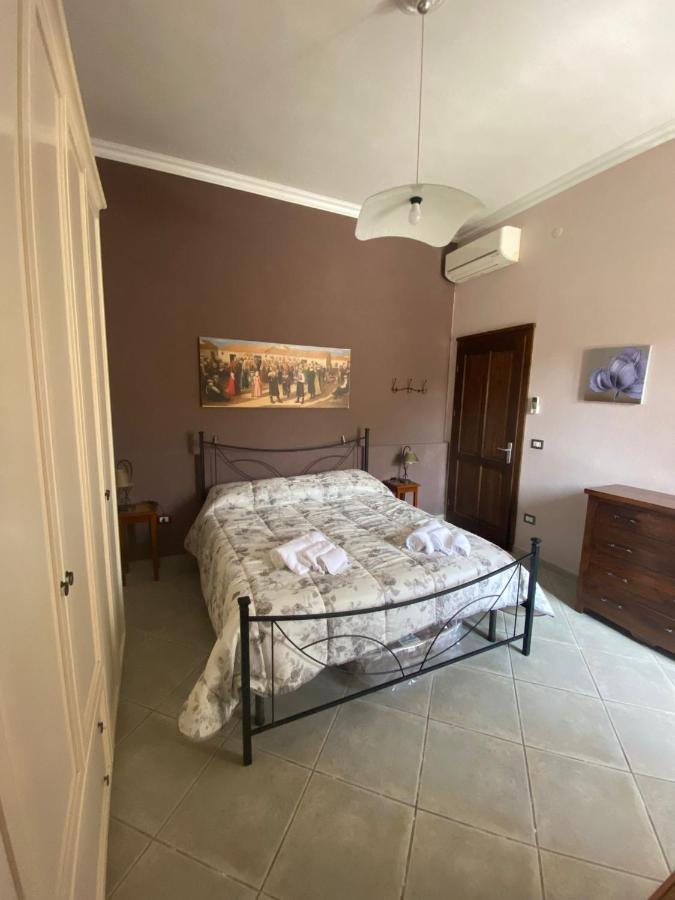 טאולאדה B&B Su Frori Arrubiu מראה חיצוני תמונה